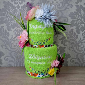 tort z ręczników na prezent limonkowy ręcznik motyw folk
